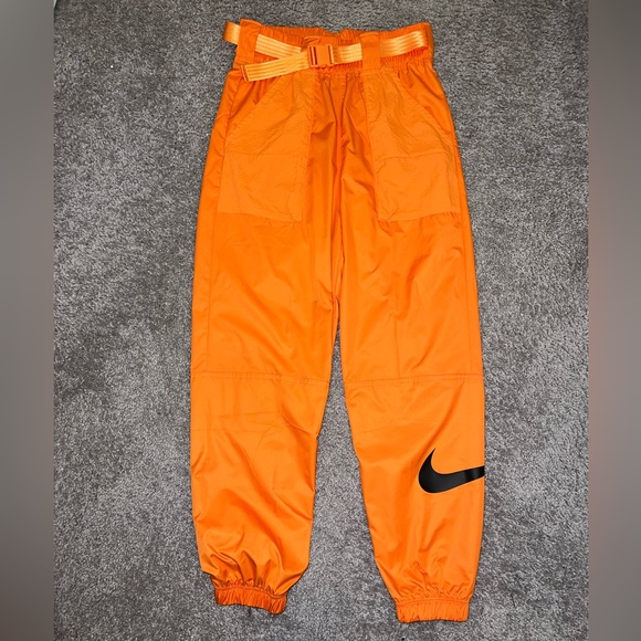 NIKE Woven Swoosh Jogger Pants - Picture 5 of 6